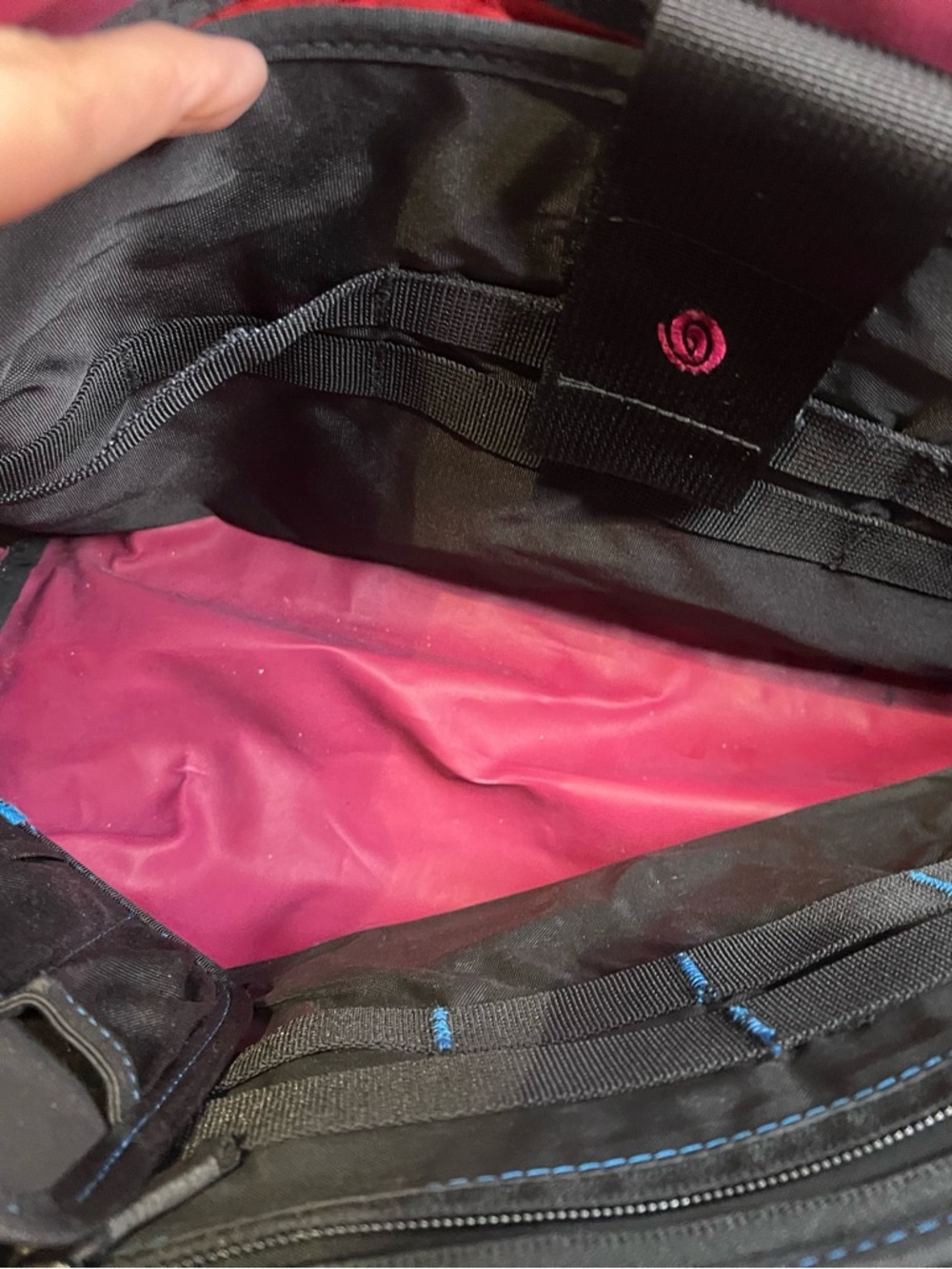 Timbuk2 Navy Blue and Plum Two-Tone Messenger Bag - Picture 5 of 11